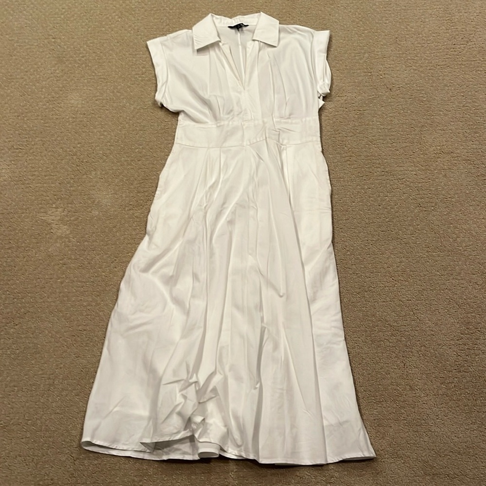 Banana republic so 6 white lined side, zip dress w inset waist and V-neck